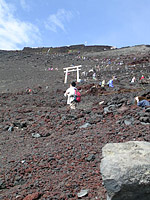 MtFuji-17JUL04-30.JPG (131294 bytes)