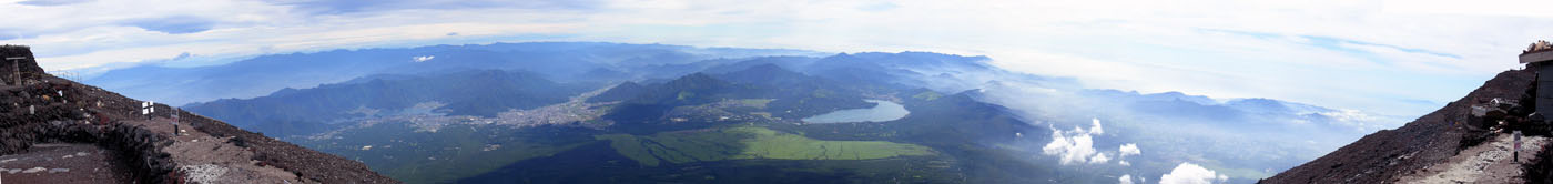 MtFuji-14JUL04-SummitPan-Web.jpg (483605 bytes)