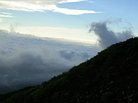 MtFuji-27JUN04-18.JPG (50356 bytes)