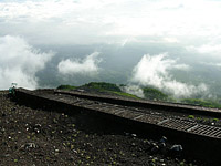 MtFuji-27JUN04-22.JPG (98613 bytes)