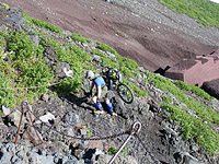 MtFuji-27JUN04-31.JPG (258420 bytes)