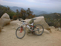 SanJuanTrail-30OCT01-11-CocktailRockAndBike-StartofDH.jpg (172184 bytes)