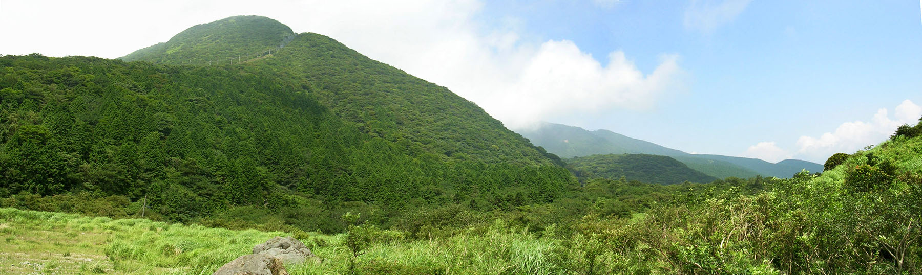 LakeAshi-23JUL04-Pan1.jpg (467178 bytes)