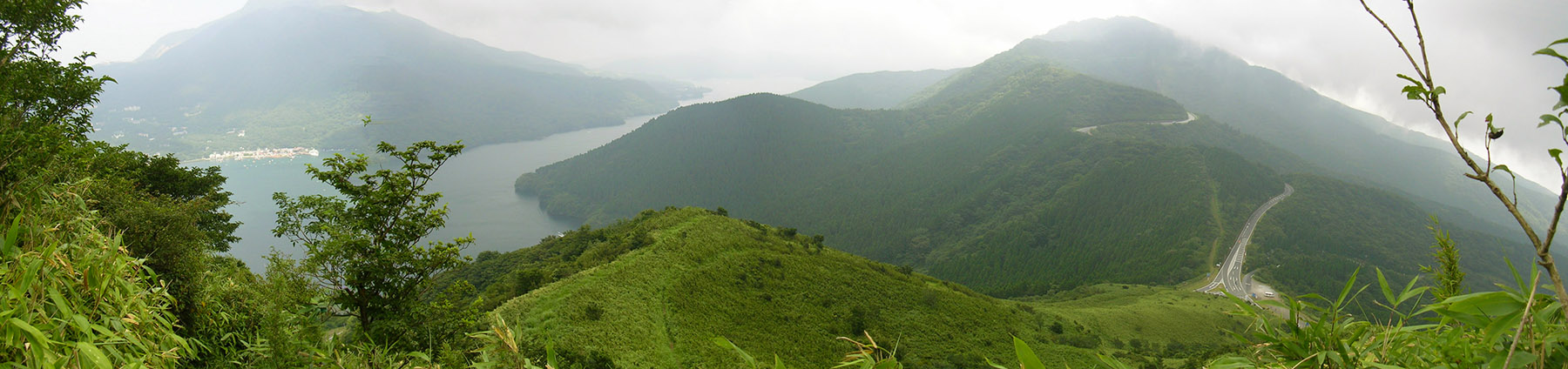 LakeAshi-23JUL04-Pan3.jpg (458694 bytes)