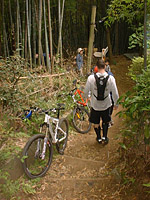 Japan-Kamakura-1MAY04-4.JPG (114238 bytes)