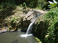 PI-2004-20-BotonFalls.JPG (144411 bytes)