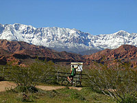 images/Trails/Utah-StGeorge/RoadTrip2005-Day2-ChurchRocks-02.jpg