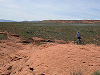 images/Trails/Utah-StGeorge/Roadtrip2005-Day9-ChurchRocks-11.jpg