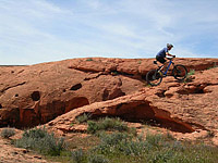 images/Trails/Utah-StGeorge/Roadtrip2005-Day9-ChurchRocks-25.jpg